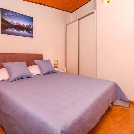 Apartment Mira Primosten Luaran gambar