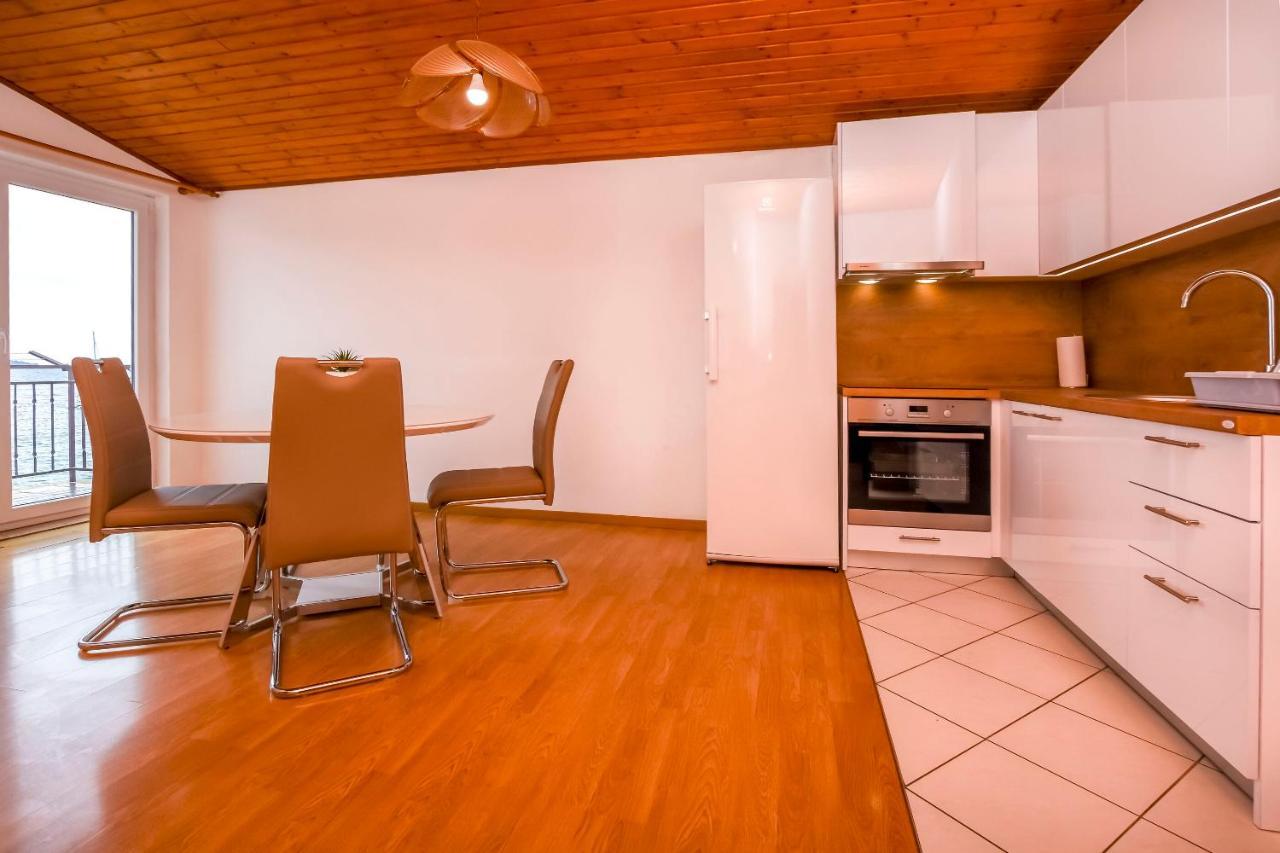 Apartment Mira Primosten Bilik gambar