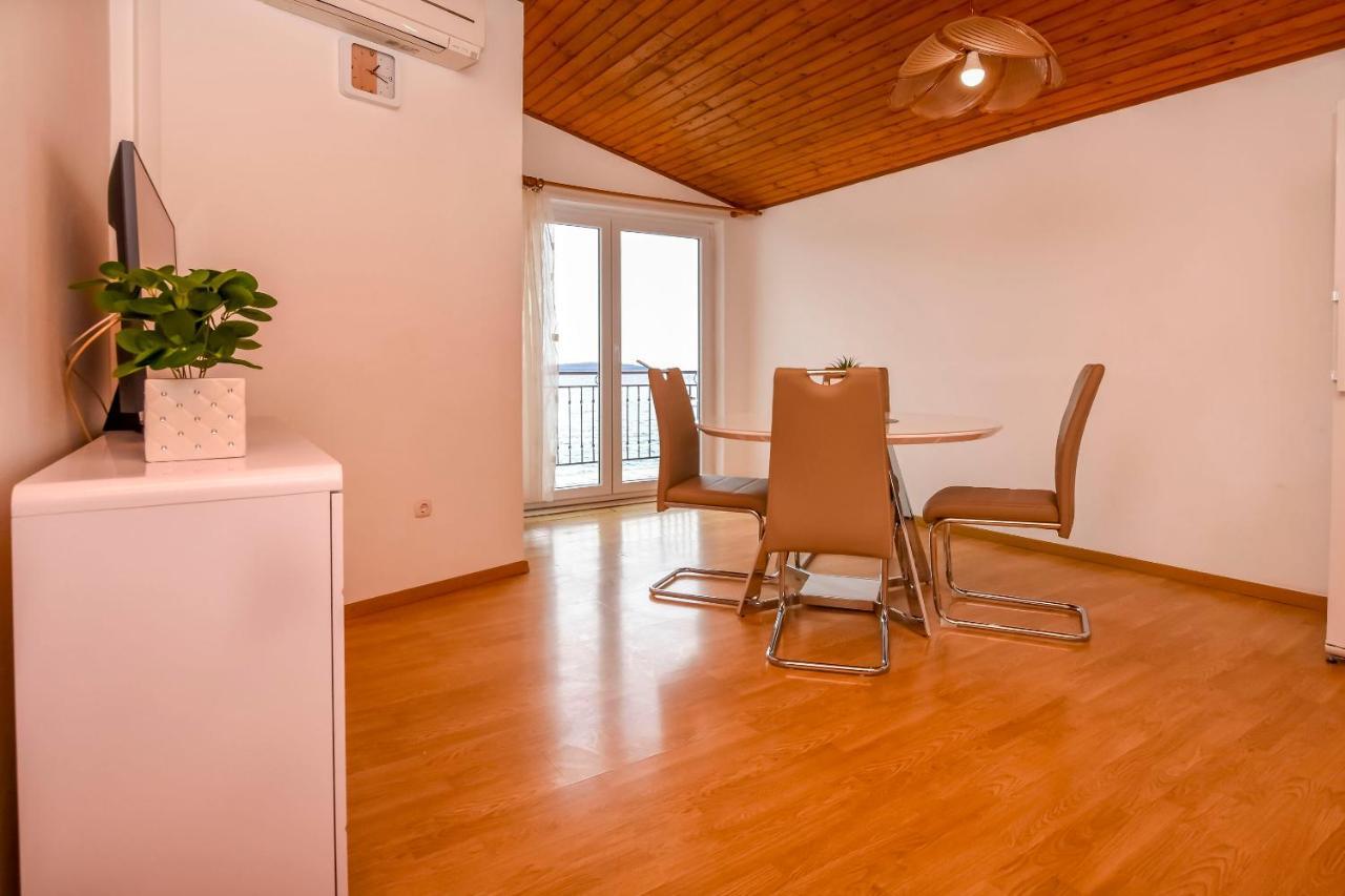 Apartment Mira Primosten Luaran gambar