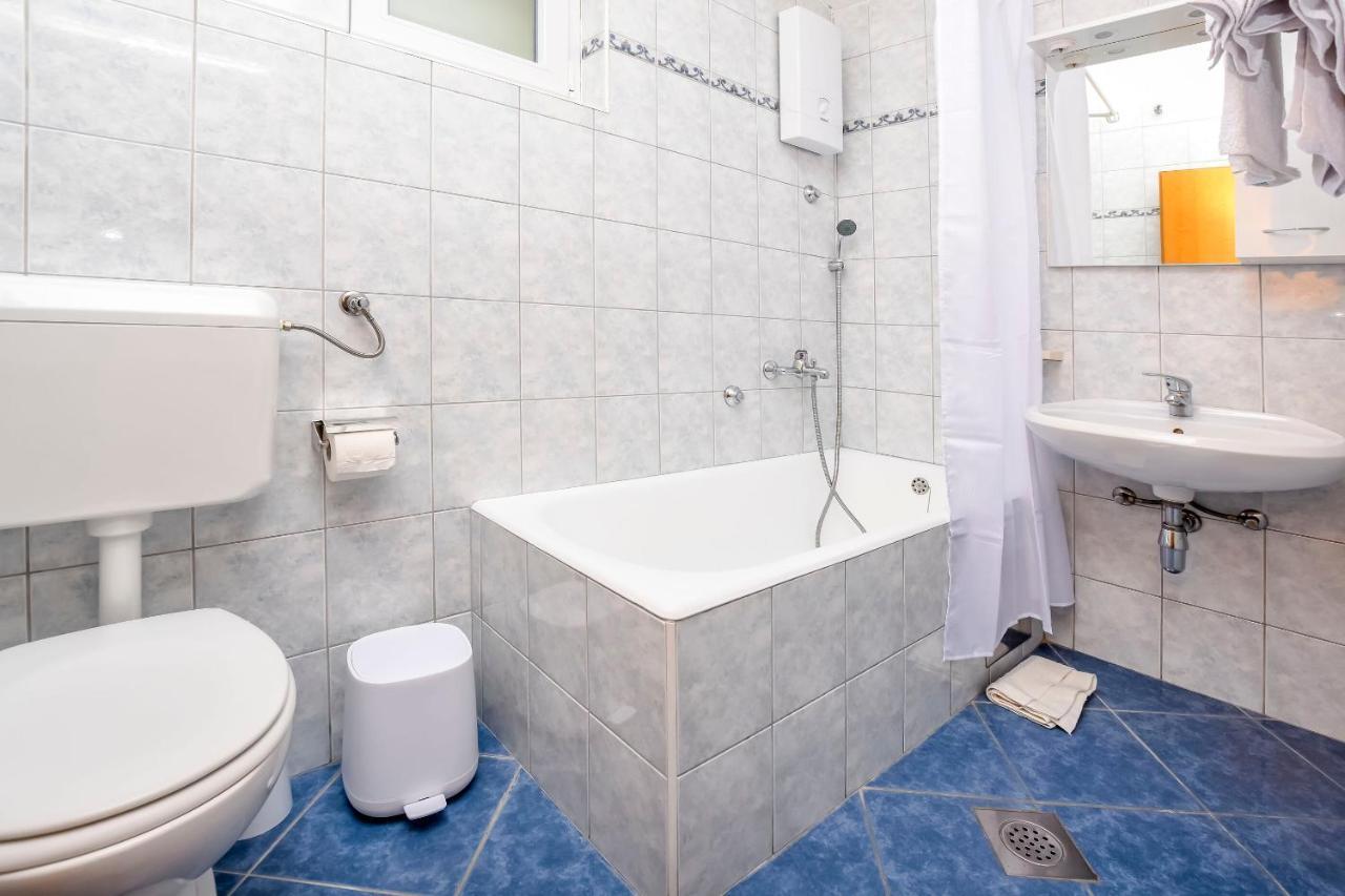 Apartment Mira Primosten Luaran gambar